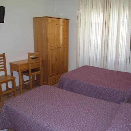 Hostal Las Torres Мадрид Екстериор снимка