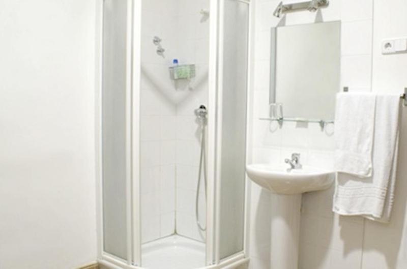 Hostal Las Torres Мадрид Екстериор снимка