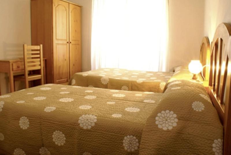 Hostal Las Torres Мадрид Екстериор снимка
